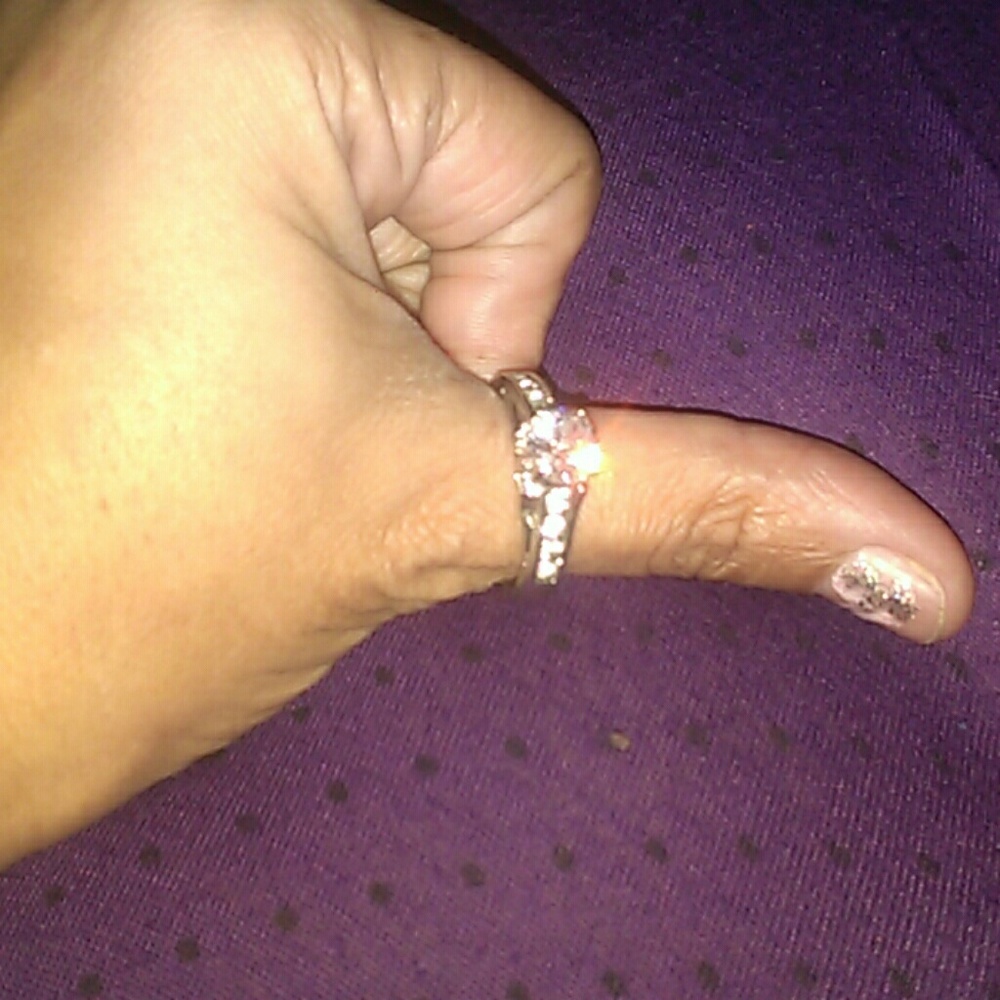 NWOT- Beautiful White Sapphire Ring