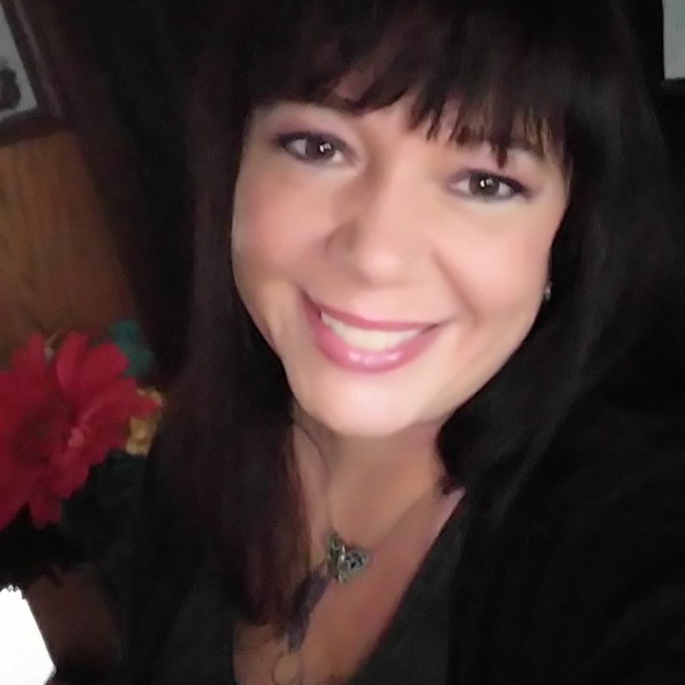 Meet your Posher, Corina