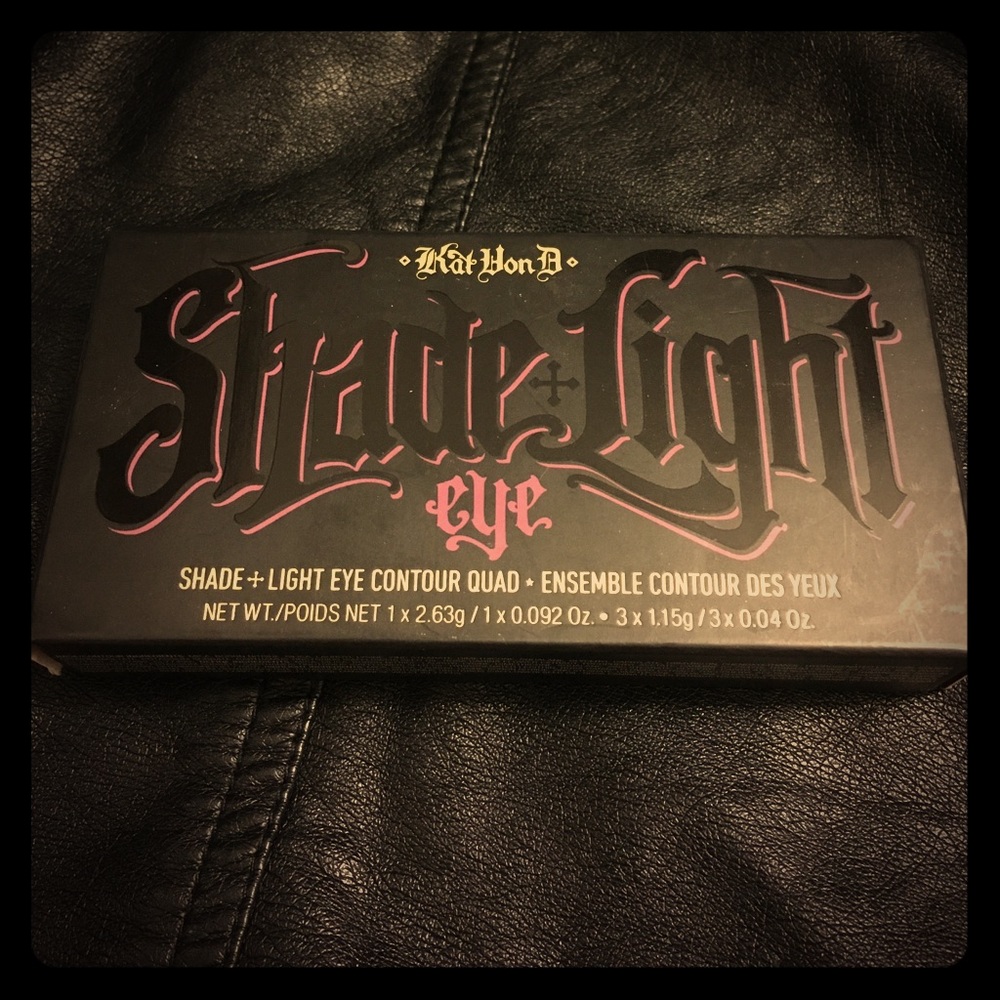 Kat von D Shade + Light eye contour quad in Plum