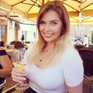 Meet your Posher, Carly