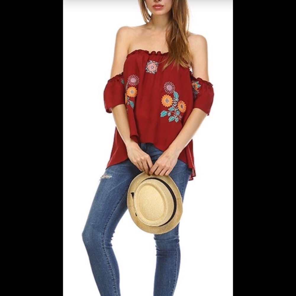 🌸💕Super cute OFF Shoulder Embroidered Top💕🌸