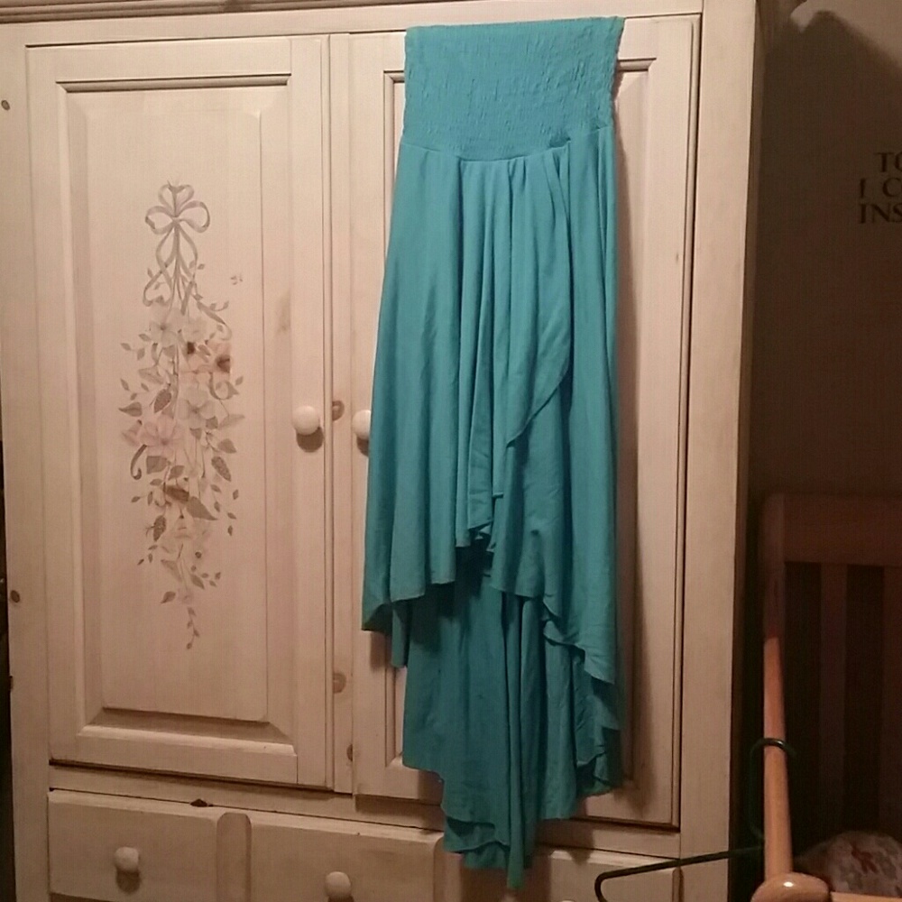 Strapless asymmetrical dress