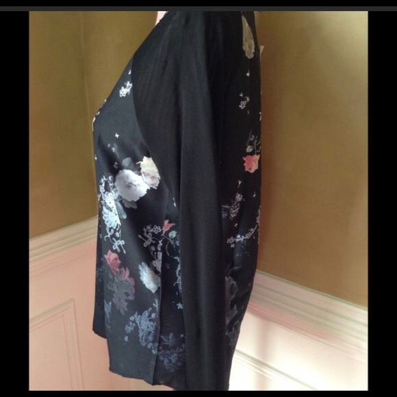 Black Multicolor Blouse - Picture 3 of 3