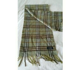 Burburry wool cashmere blend scarf NWOT