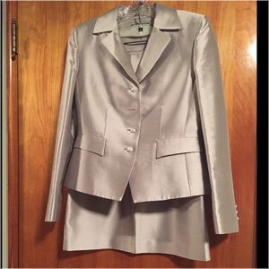 Tahari cocktail suit