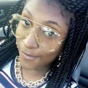 Meet your Posher, Kira