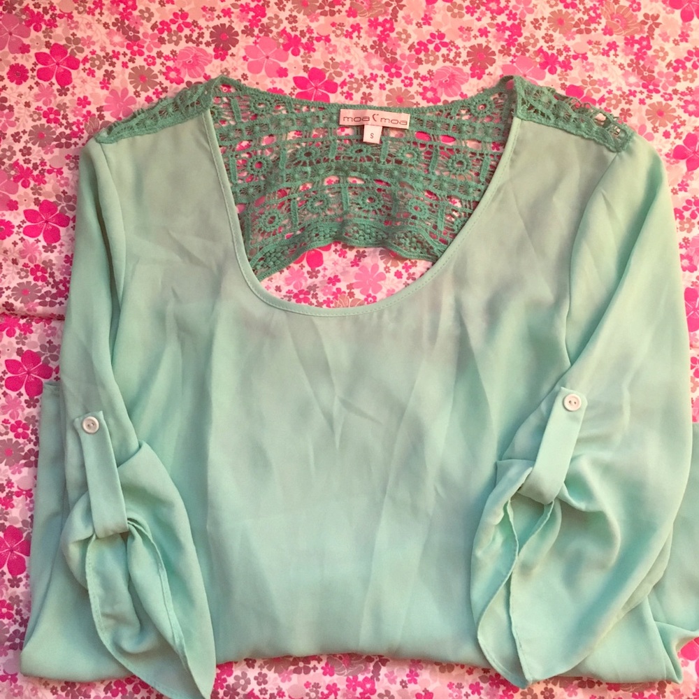Quarter sleeve dress top
