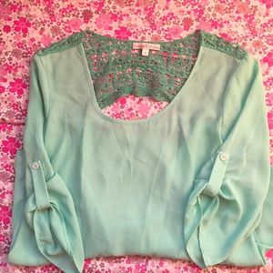 Quarter sleeve dress top