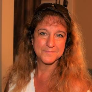 Meet your Posher, Debbie