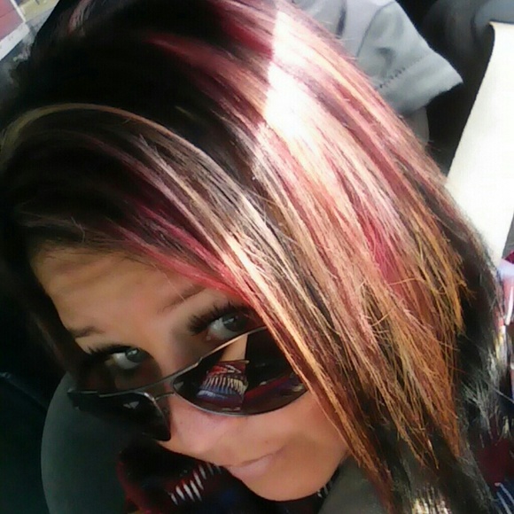 Meet your Posher, Danielle - Picture 1 of 1