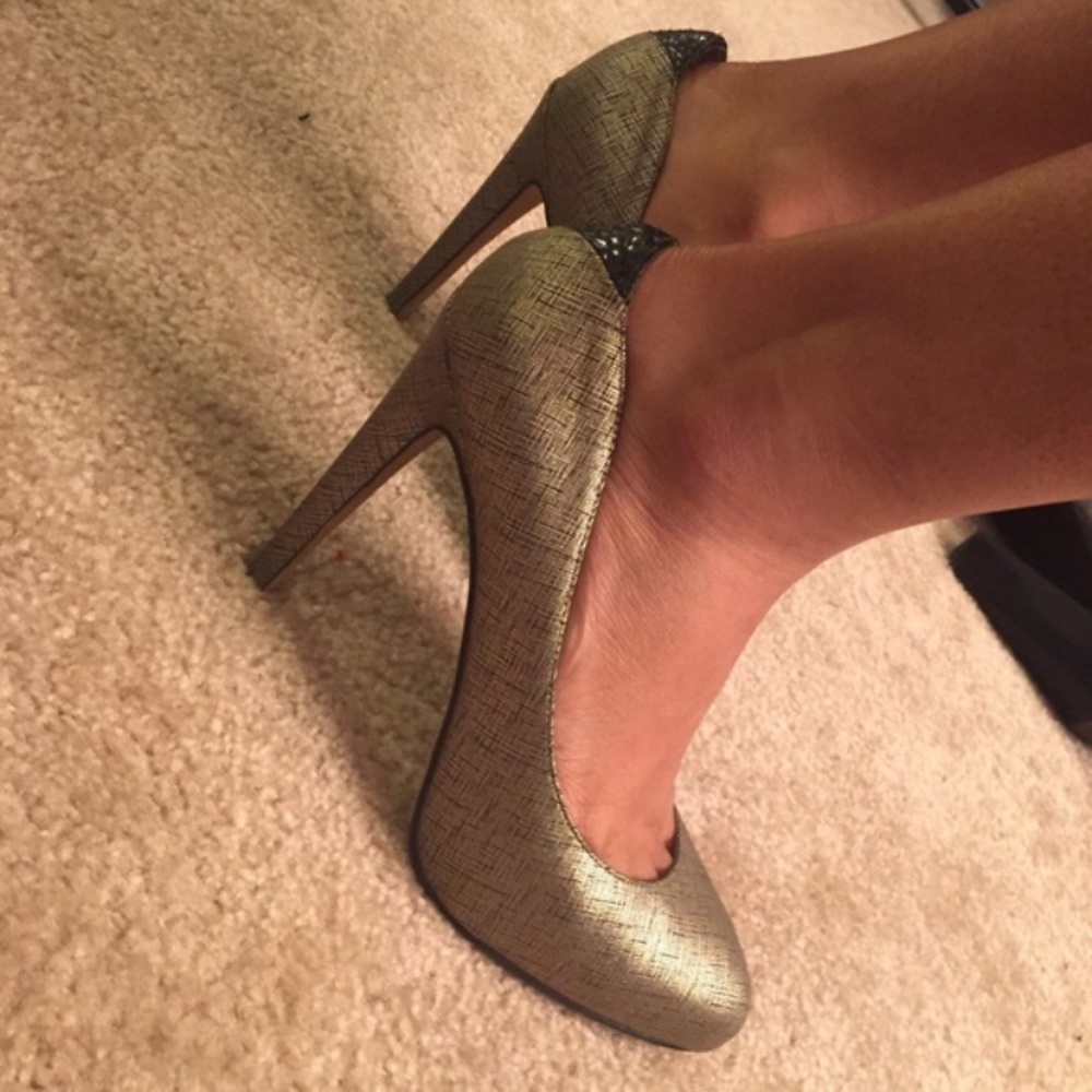 Sam Edelman yasmine antique gold heels