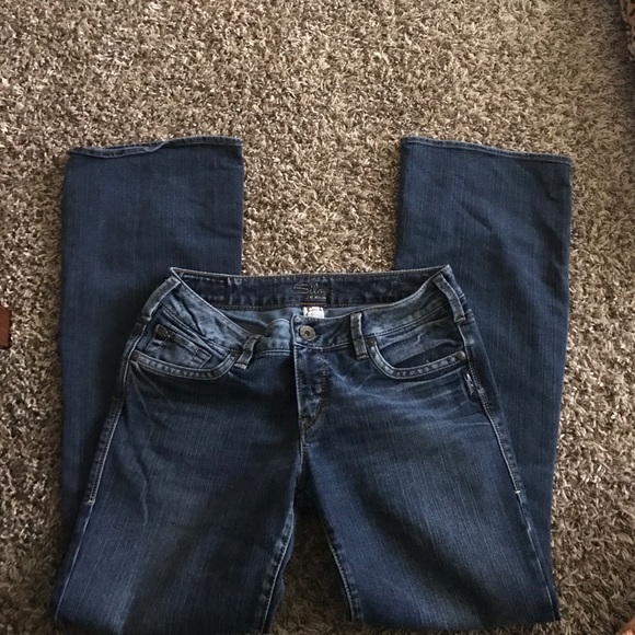 Size 29 silver jeans never worn perfect condition. - Picture 2 of 2