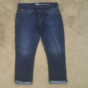 Levi's Pull on Capri