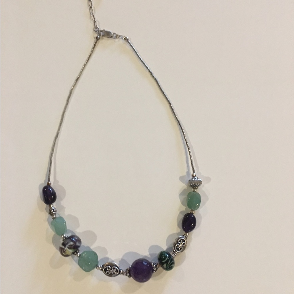 🎉HP🎉Necklace made of sterling silver beads.