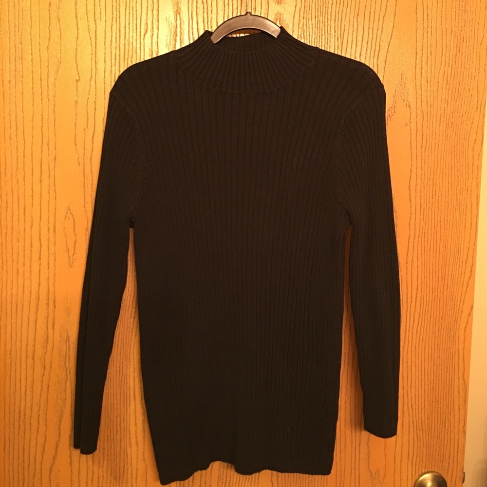 Ribbed mock turtleneck