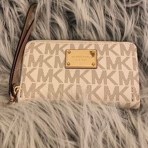 Michael Kors Jet set wallet lrg/used vanilla
