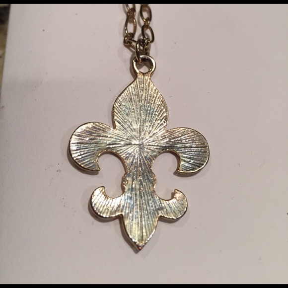 Gold Fleur De Lis Charm necklace - Picture 4 of 5