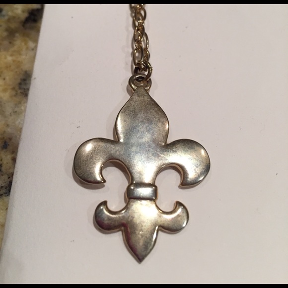 Gold Fleur De Lis Charm necklace - Picture 5 of 5
