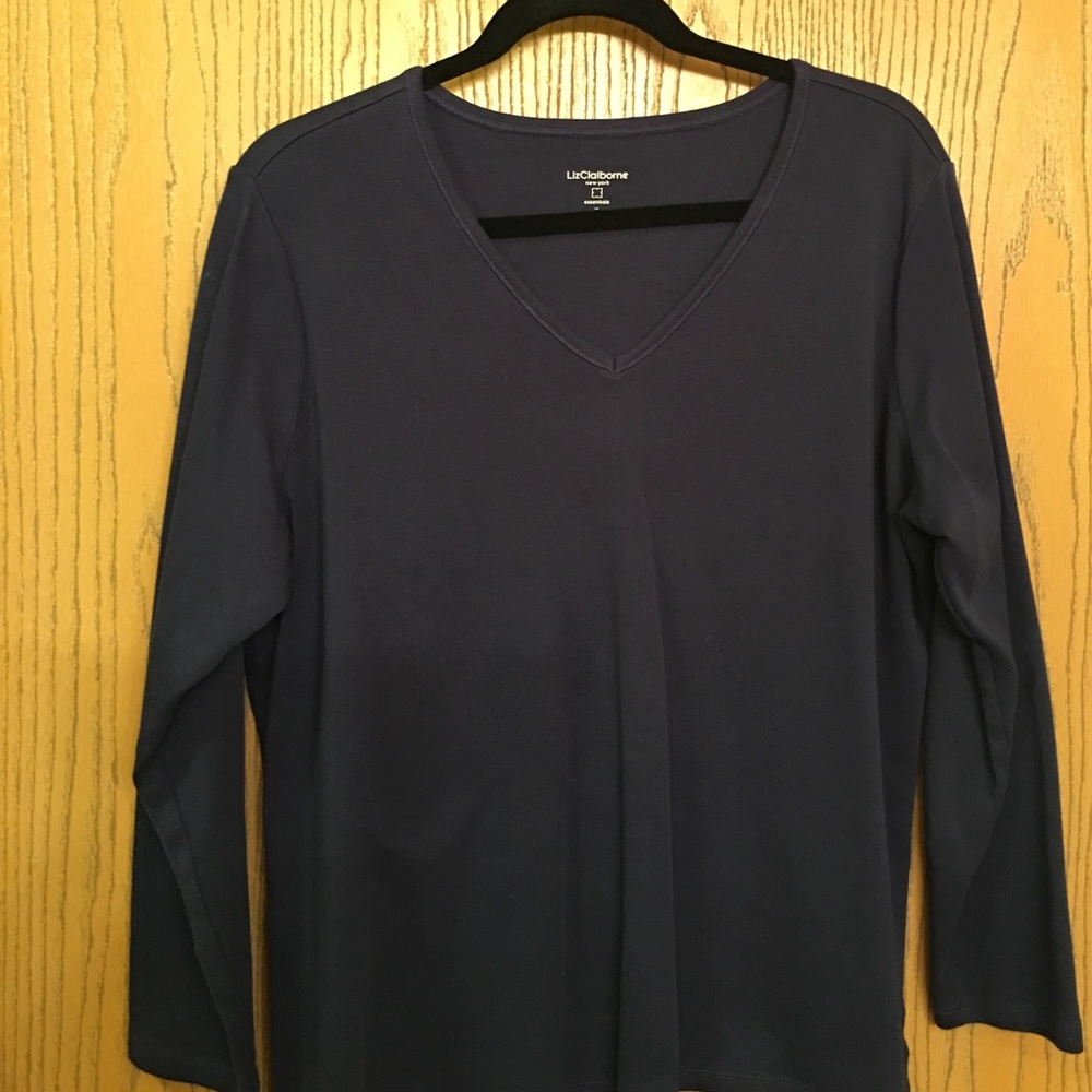 V-neck long sleeve top