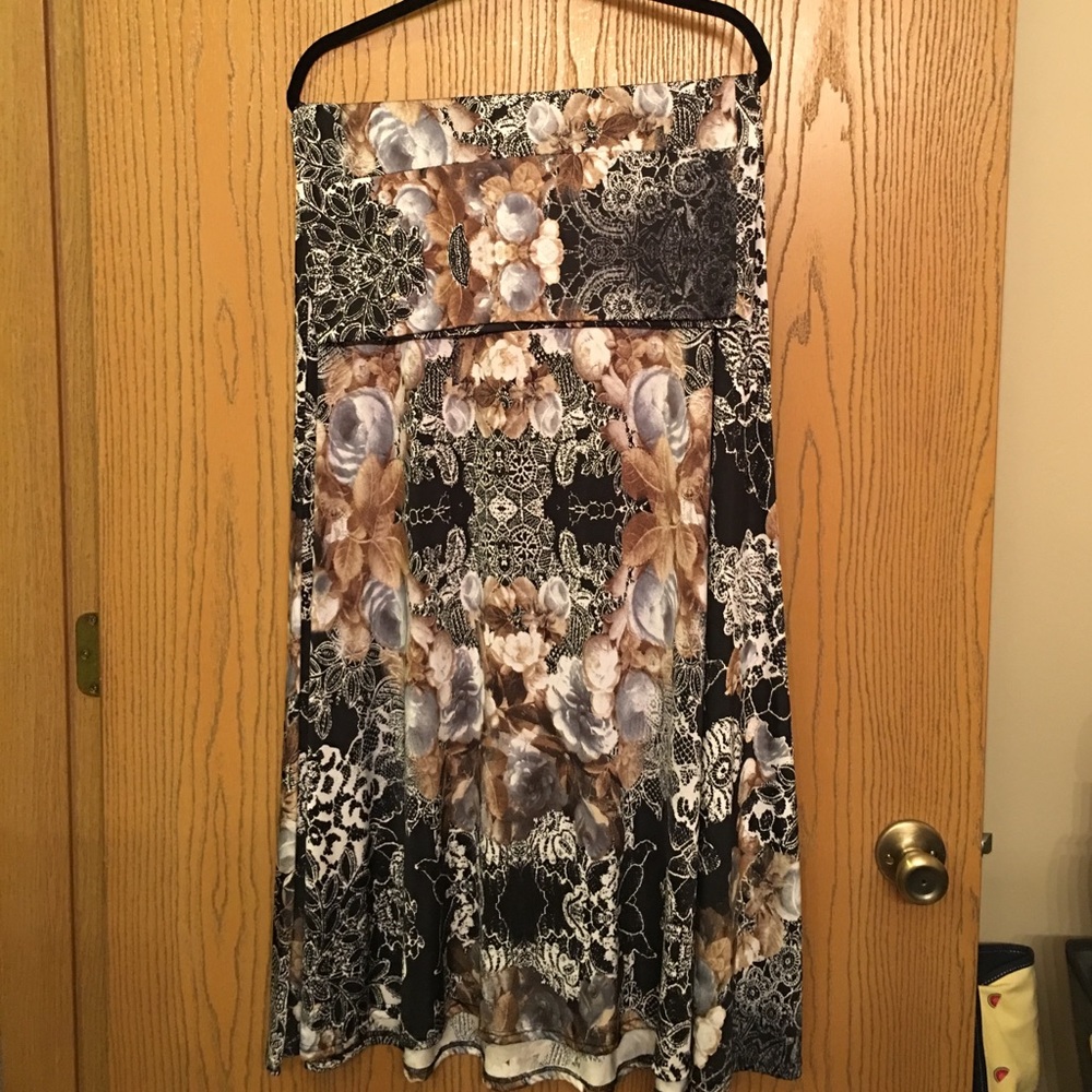 GUC. LuLaRoe Maxi Skirt - rose print