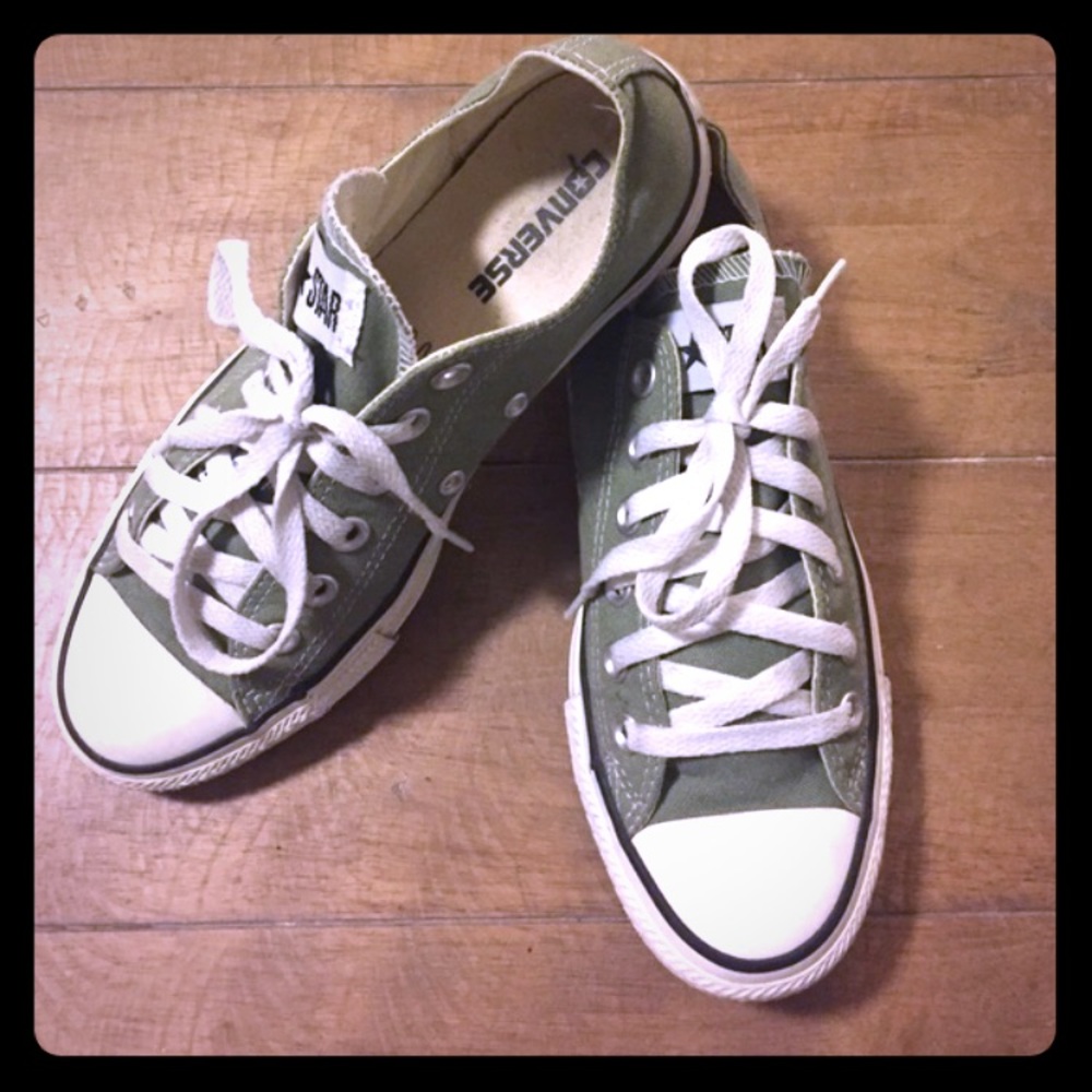Size 7 Converse All Star Low Tops
