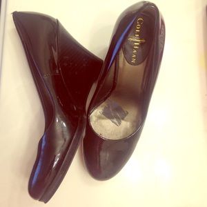 Cole Haan wedged black shoes size 6.5❣