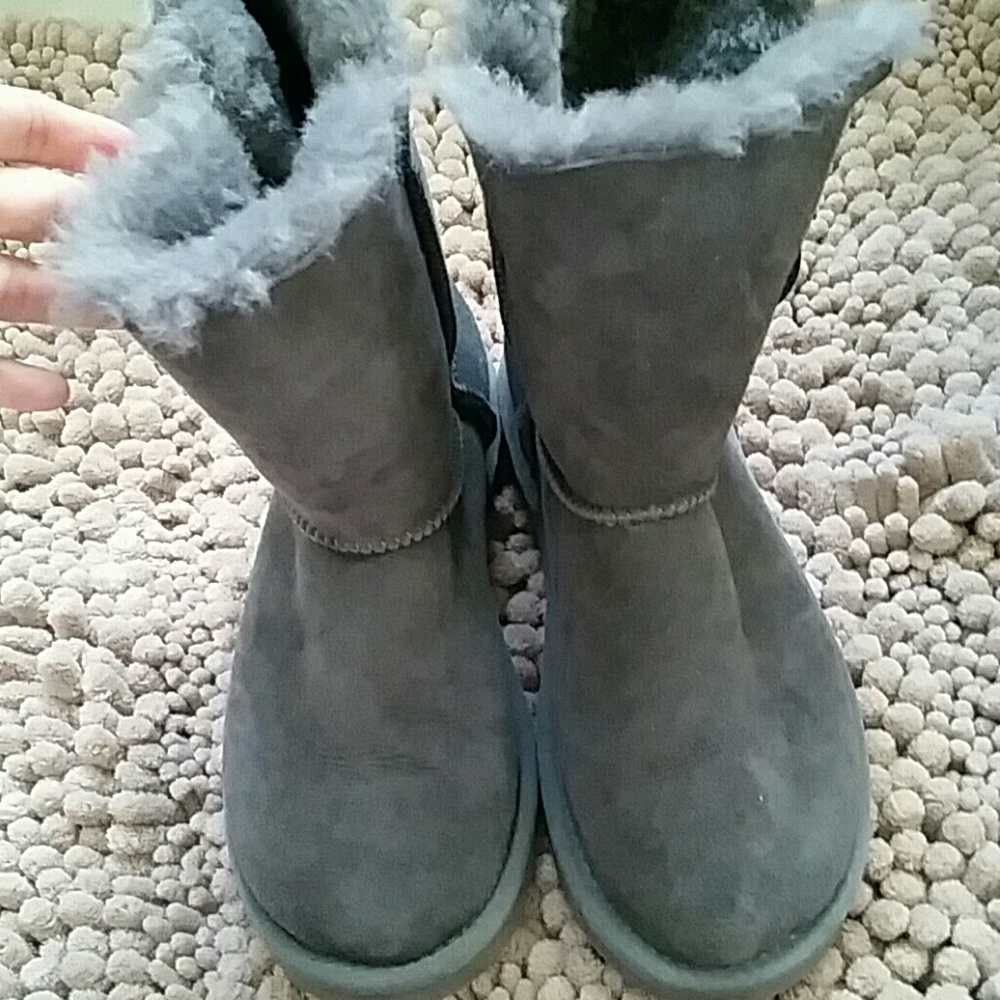 Ugg sz 5  gray