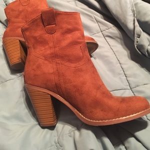 Brown suede like cowboy booties.. worn once