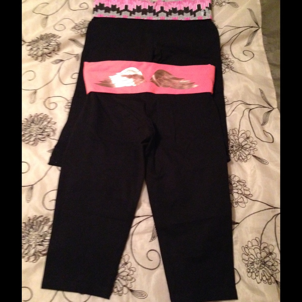 NWOT Lot of 2 VS Yoga Crops