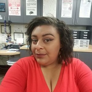 Meet your Posher, Dee