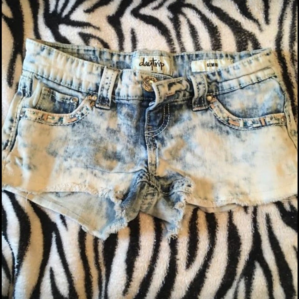 Daytrip Buckle Jean Shorts