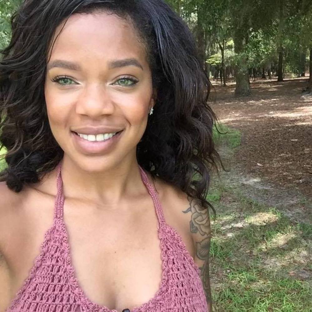 Meet your Posher, Kayla