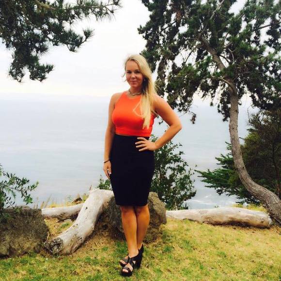 Meet your Posher, Emily - Picture 1 of 1