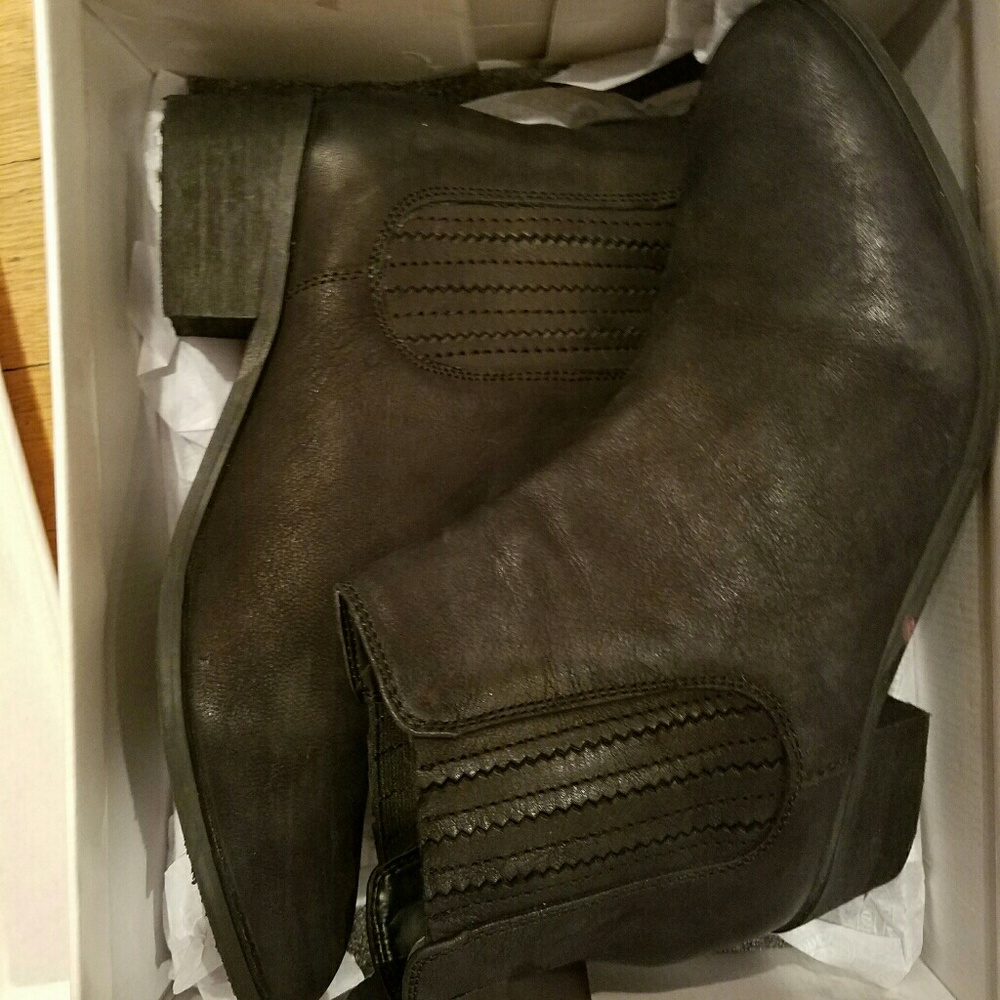 Steve Madden Bootie