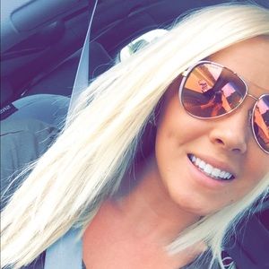 Meet your Posher, Emily