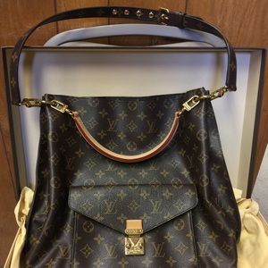Louis Vuitton purse