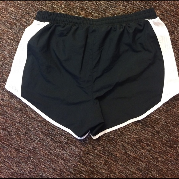 Under Armour shorts - Picture 2 of 2