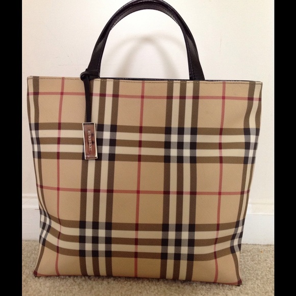 Burberry Handbags - 💯 Authentic Burberry nova check classic tote
