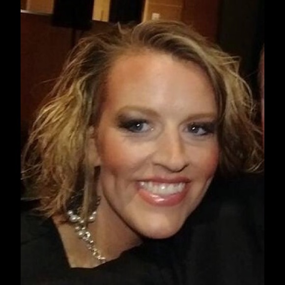 Meet your Posher, Lynzi b. - Picture 3 of 3