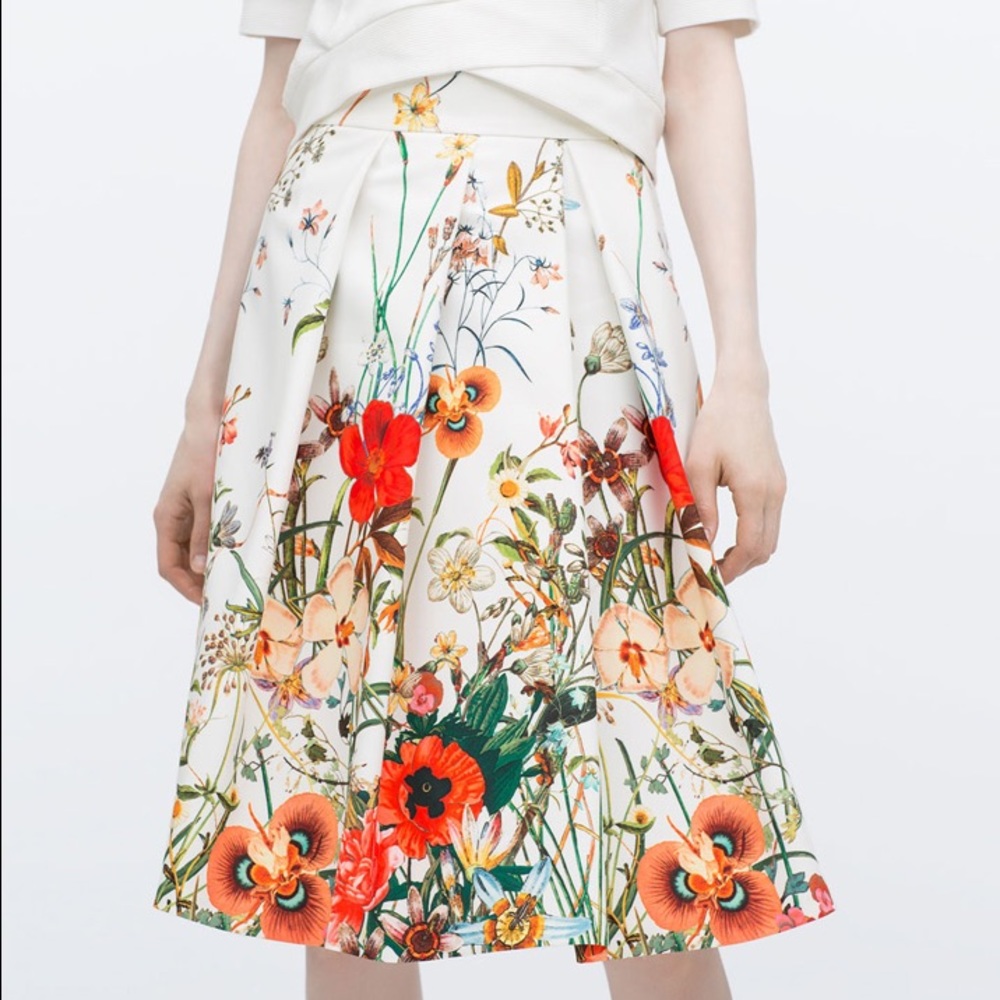 Zara NWT Pleated Floral Print Skirt
