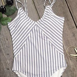 Stripe one-piece Swimsuit