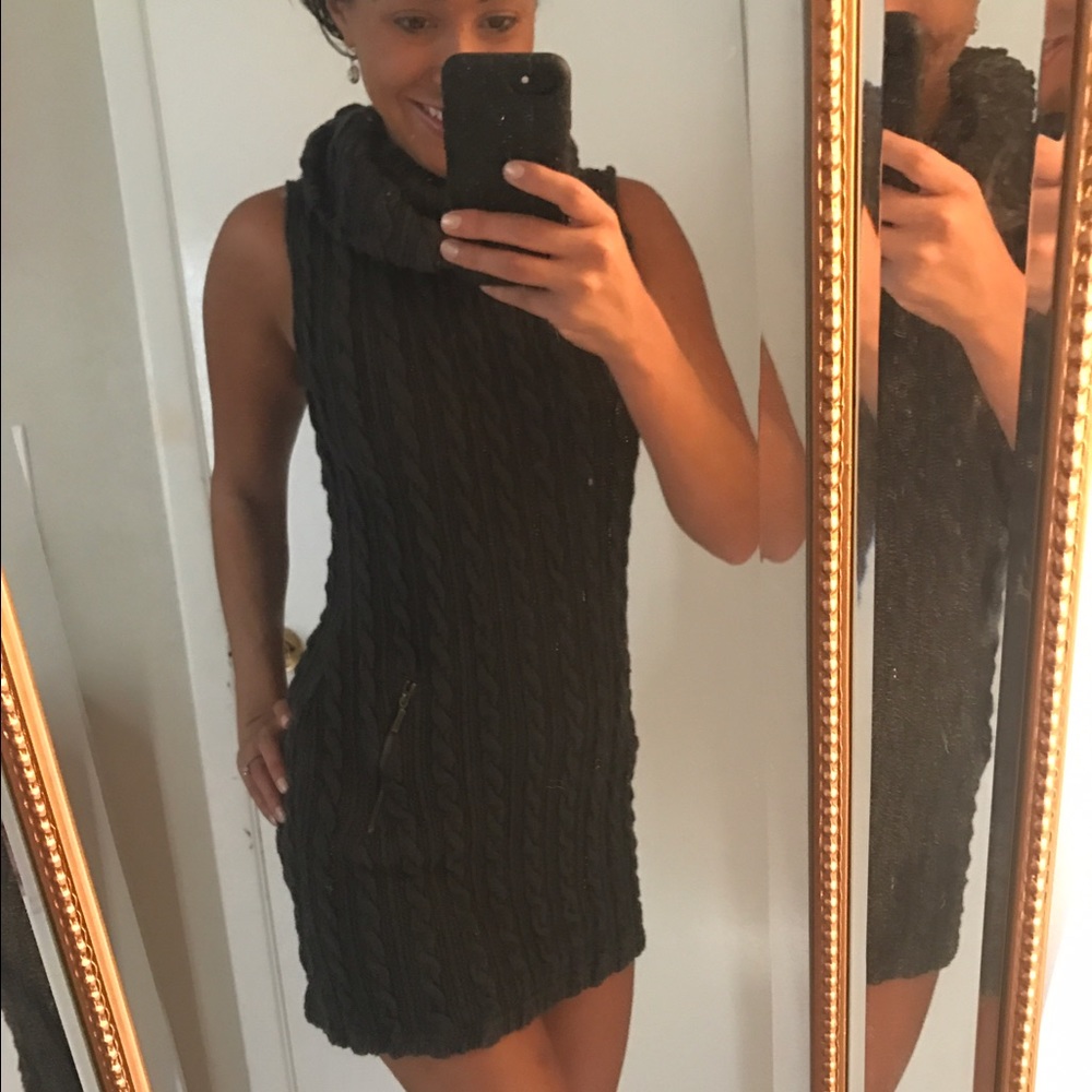 Super cute grey winter dress with zippers!