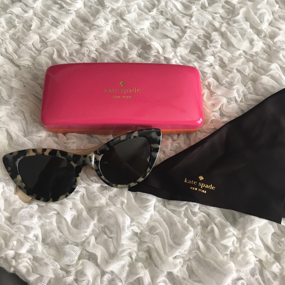 Kate spade cat eye sun glass black lenses