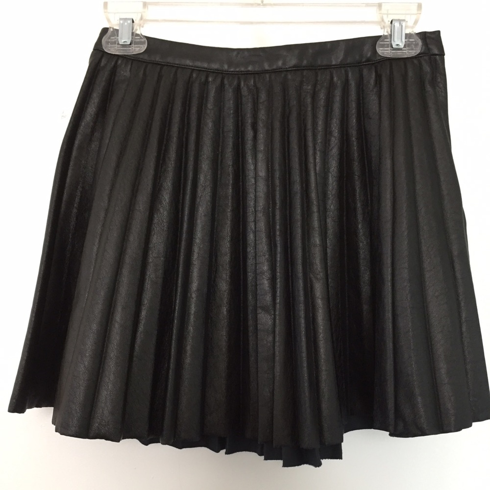 NWT H&M Black Vegan Leather Pleated Mini Skirt
