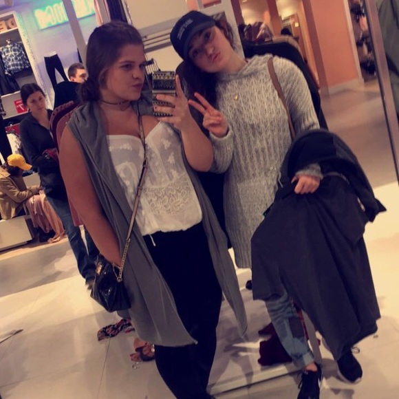 Meet your Posher, Kara - Picture 1 of 1