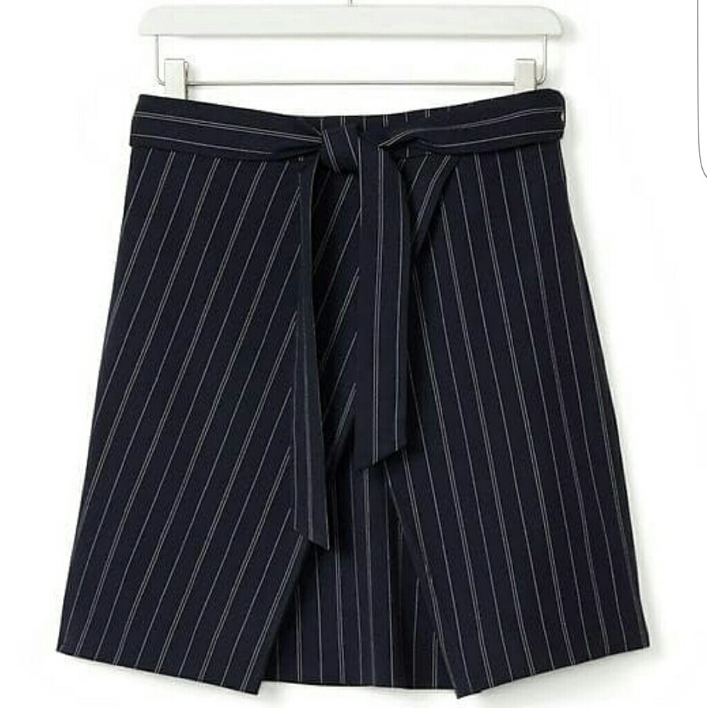 Banana Republic Front-tie  pinstripe skirt