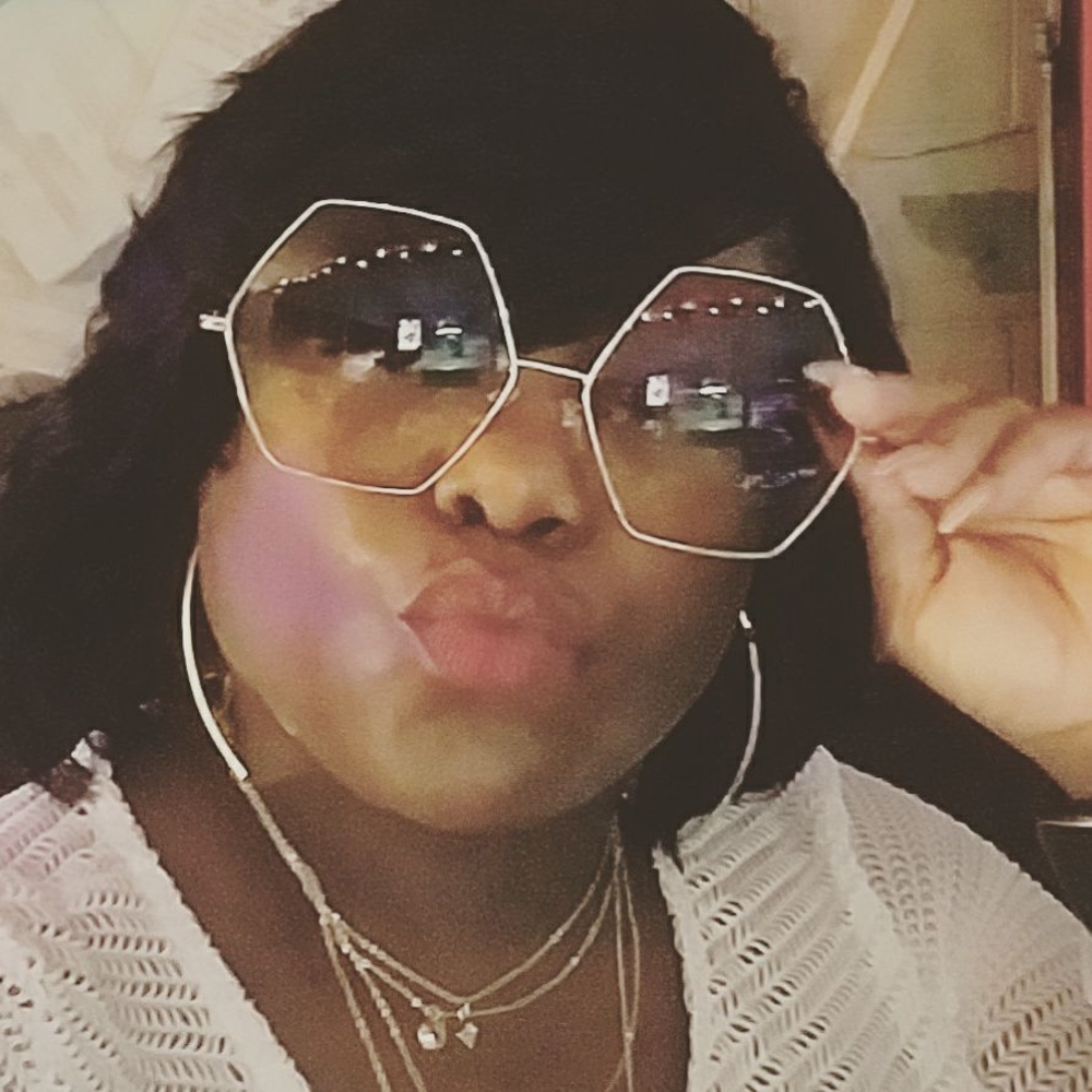Meet your Posher, Shamekia