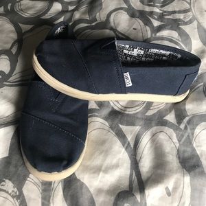 Toms