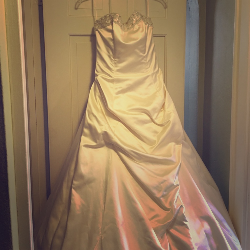 Wedding gown