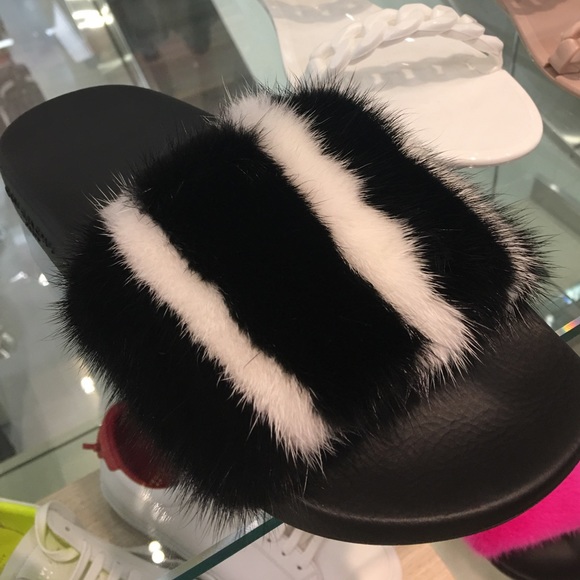 Meet your Posher, Kelly - Picture 1 of 1